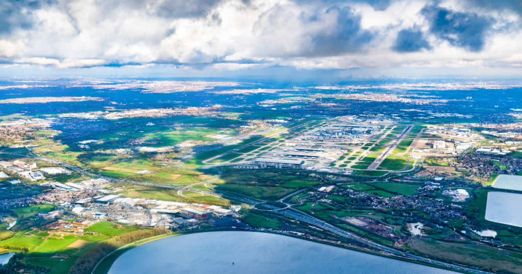 Aeroporto Internacional de Heathrow, em Londres_Fonte: Canva.