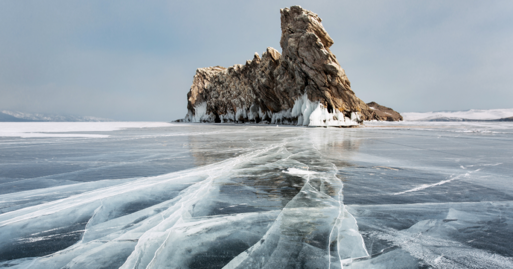 Lago Baikal, Rússia. Fonte: Canva.