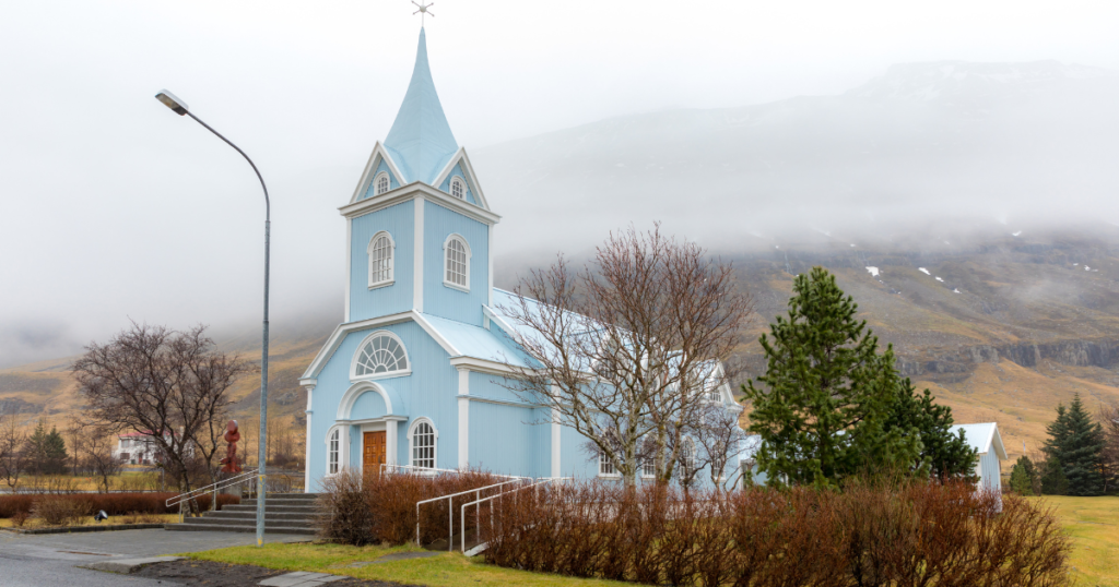 Igreja Azul, Seydisfjordur. Fonte: Canva