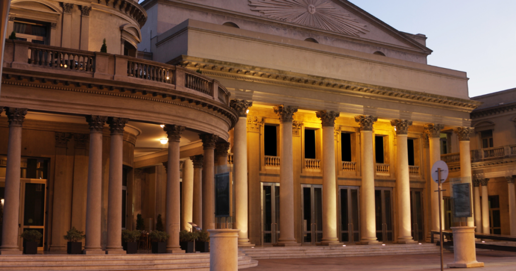 Teatro Solís. Fonte: Canva.