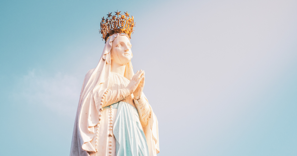 Oração à Maria. Fonte: Canva.